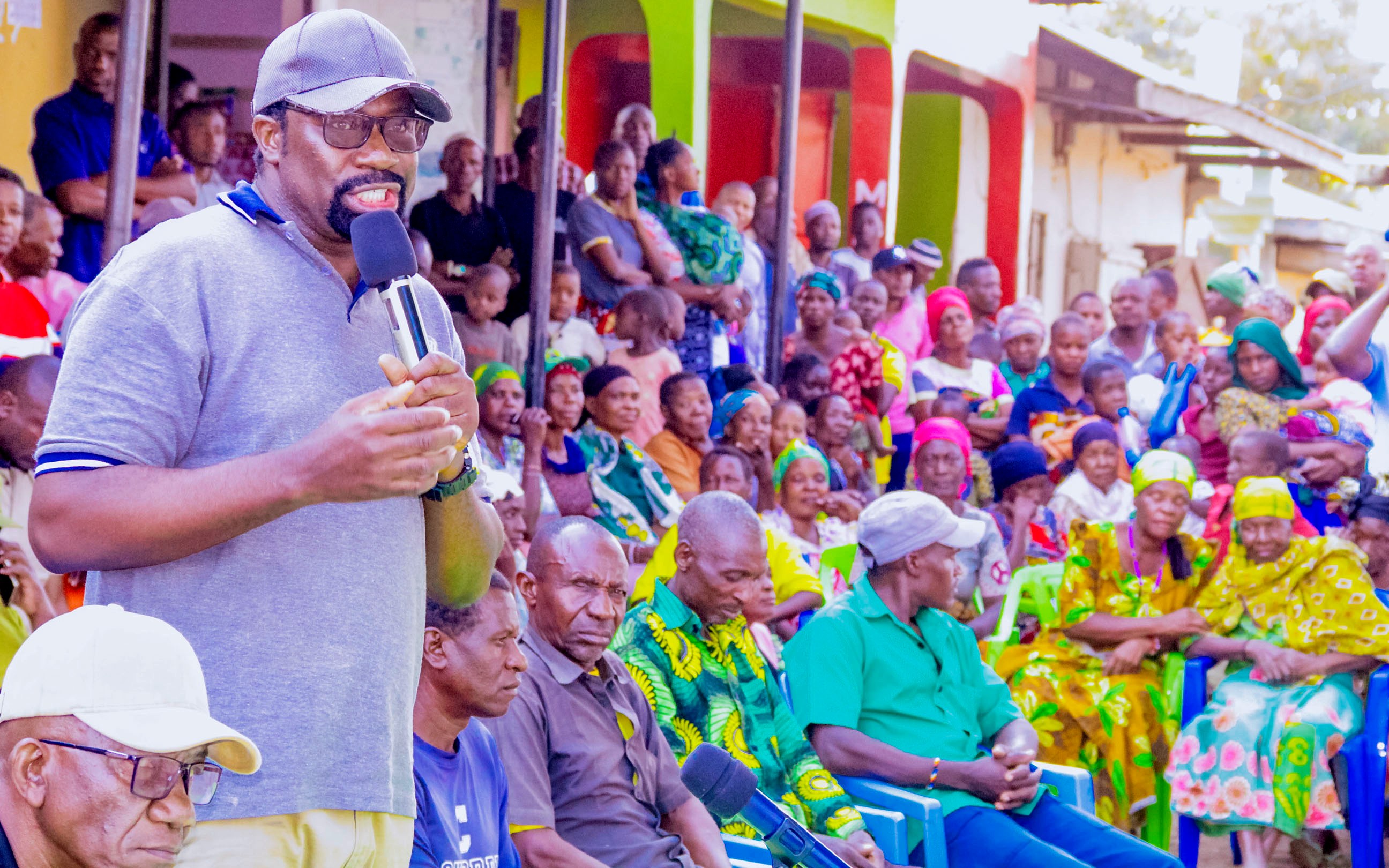 Shinyanga District Commissioner Julius Mtatiro speaks at a public meeting to listen to the grievances and find solutions at Salawe area in the district earlier this week. 