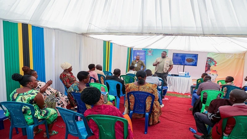 Farmers at a special clinic organised to heighten awareness on prevention and management of banana bunchy top virus (BBTV)