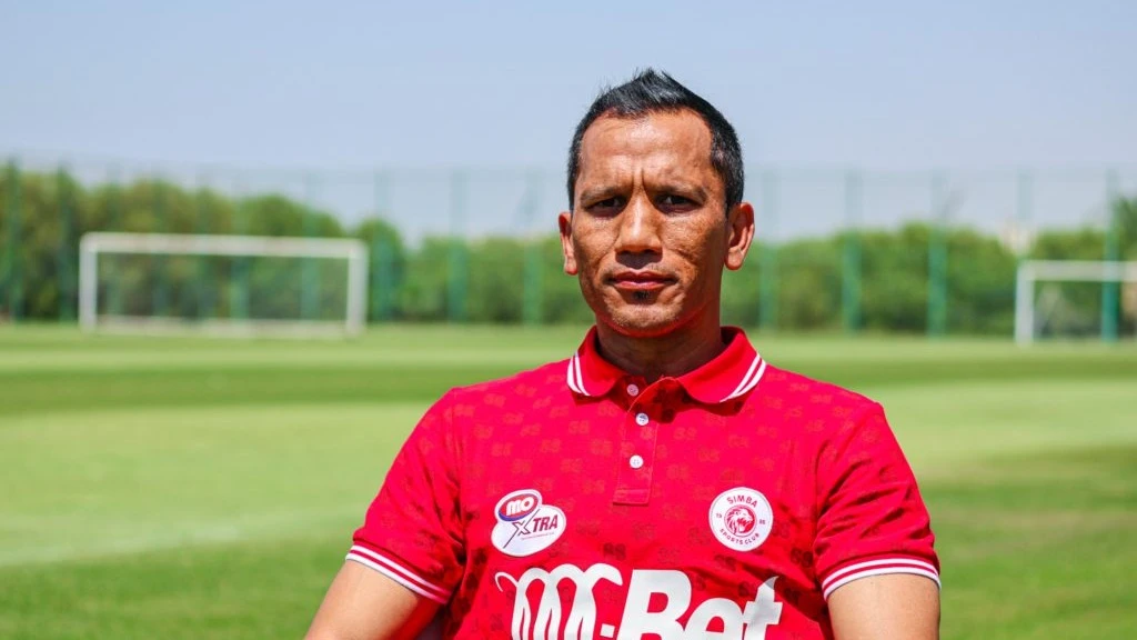 Kocha Mkuu wa Simba, Fadlu Davids.