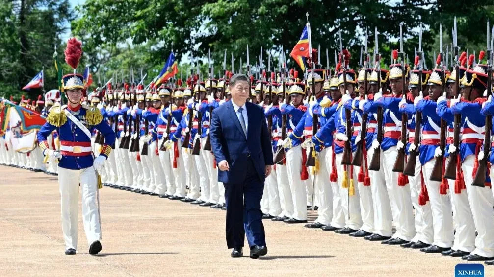 Xi attends welcome ceremony held by Brazilian president