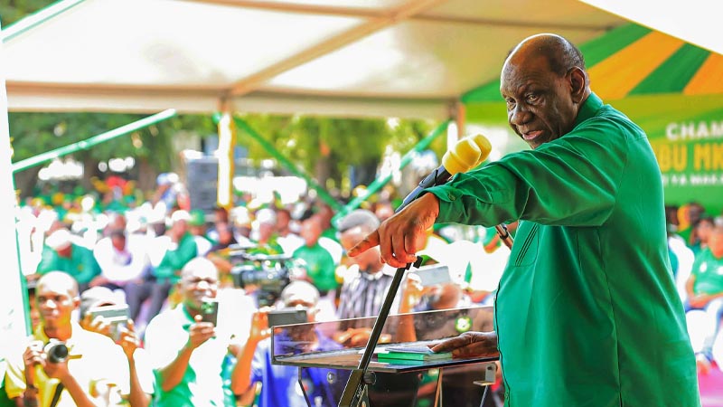 CCM Vice Chairman for Tanzania Mainland Stephen Wassira addresses the party’s leaders and members from the Dar es Salaam Region who gathered to welcome him at Mnazi Mmoja grounds yesterday. 