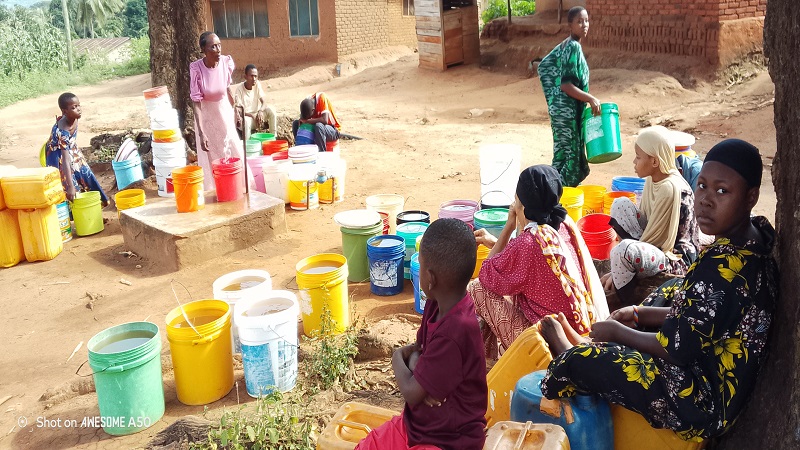  Residents of a village in water-short Genge ward in Muheza District fetch the precious liquid from reportedly the only point where it is available, although only once a week. 